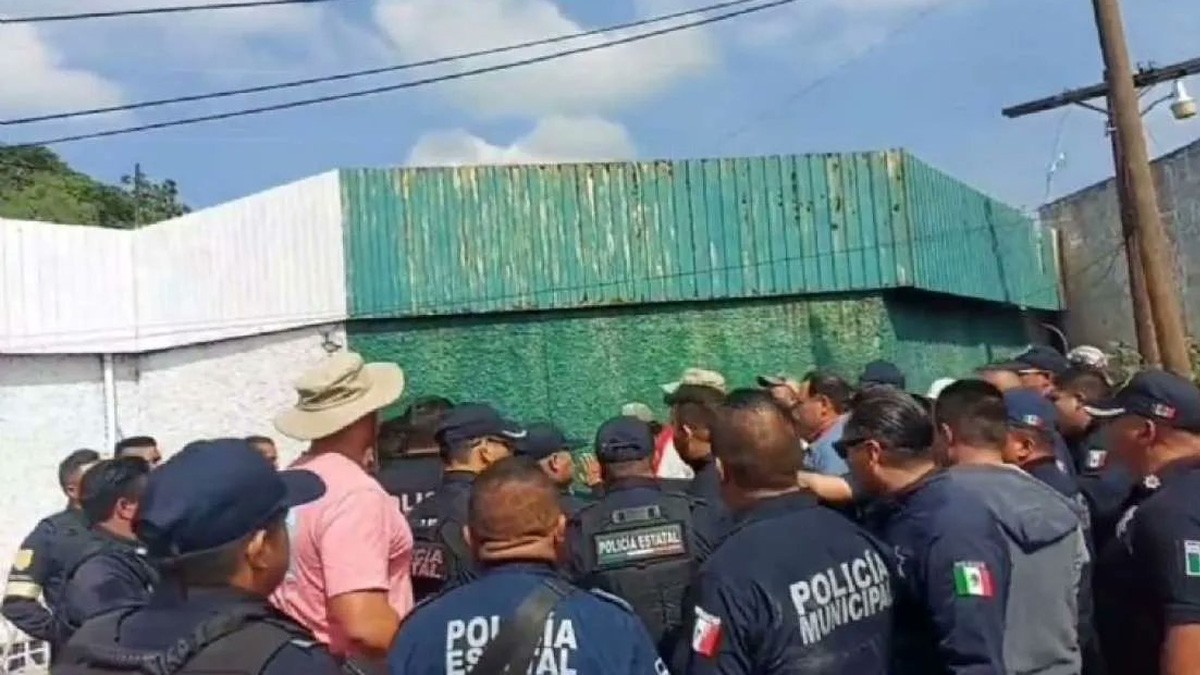 Policías del Edomex y de Hidalgo se enfrentan entre sí por decomiso de un tráiler; hubo disparos