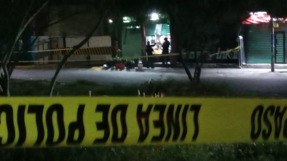 Entran a verdulería y matan a dueño del negocio; el cuerpo queda entre la fruta