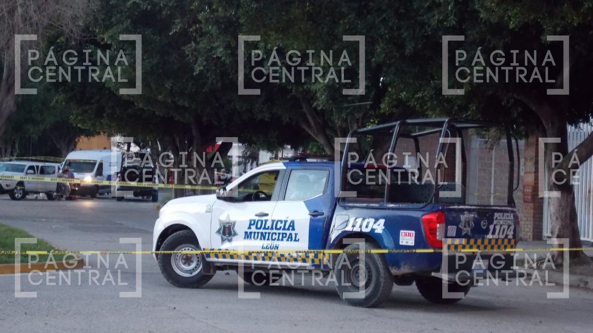Asesinan a leonés sentado bajo un árbol y frente a una capilla de velación