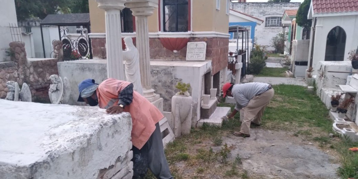 Sepultan a bebé vivo y horas después campesinos se sorprenden al escuchar su llanto