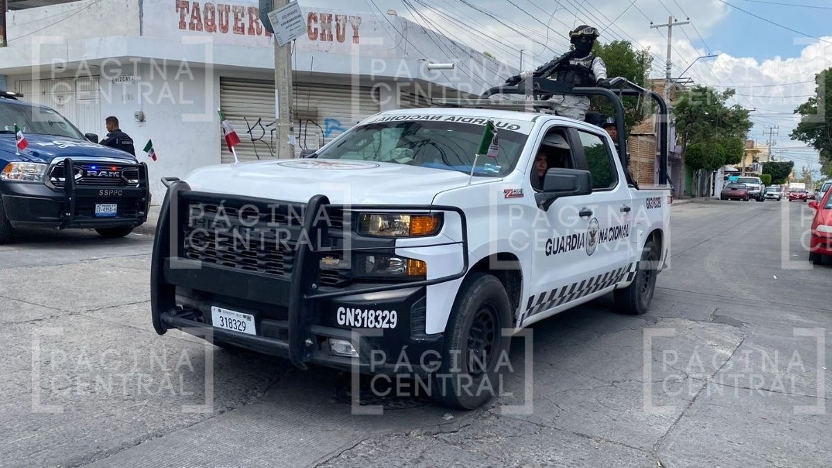 ¡Ataque armado! Balean a joven afuera de una casa en San Juan Bosco