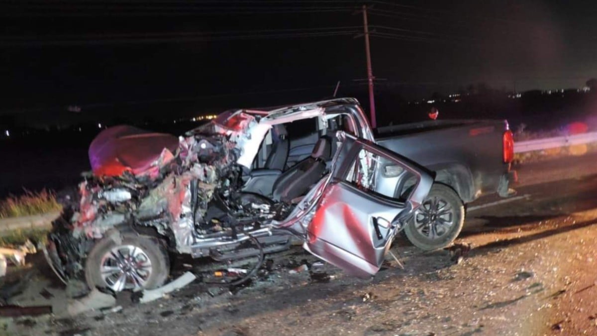 Muere alcalde en aparatoso accidente; lo impacta torton conducido en sentido contrario