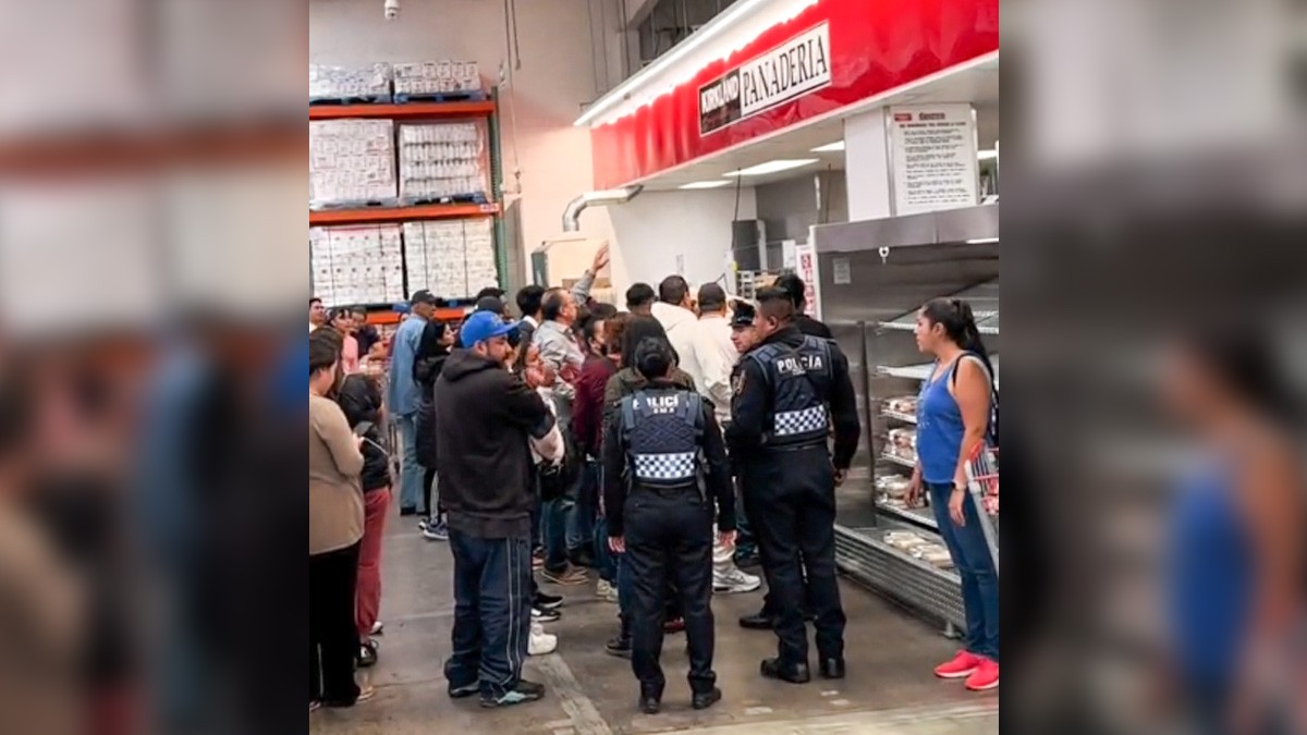 VIDEO: Mujeres se enfrentan a golpes en Costco por un pastel