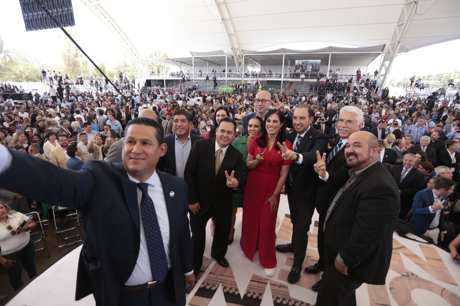 Acarreos, despidos y retrasos, así fue el segundo informe de Alejandra en la Velaria