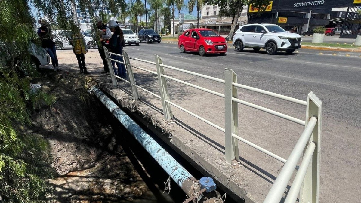 ¡Más tráfico en López Mateos! Por rehabilitación de puente cierran carril en este tramo