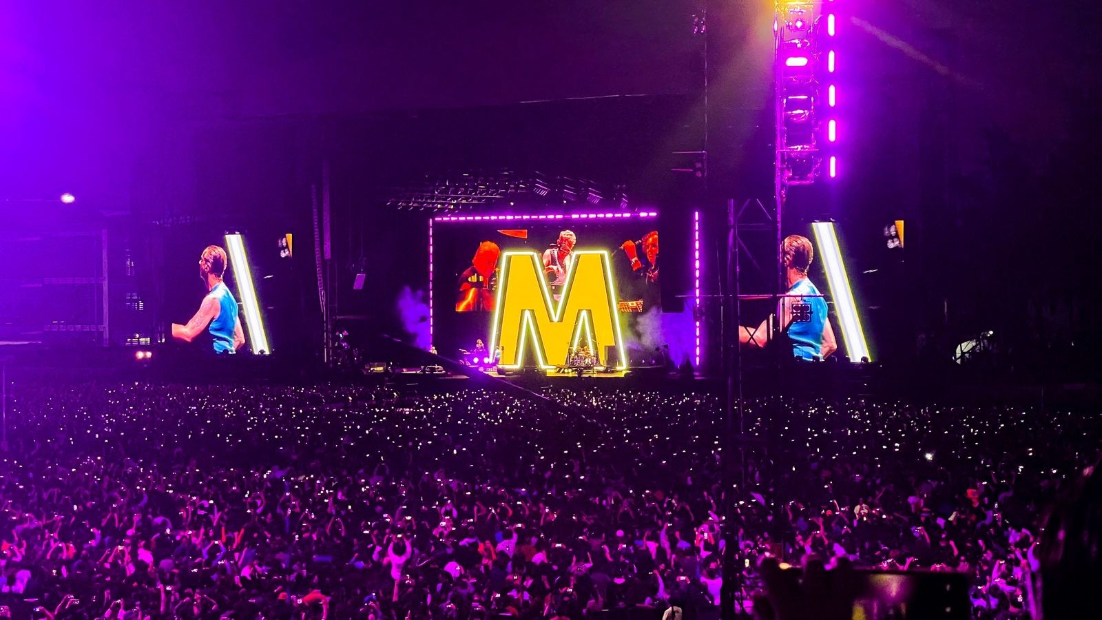 Leoneses viajan a CDMX para ver a Depeche Mode