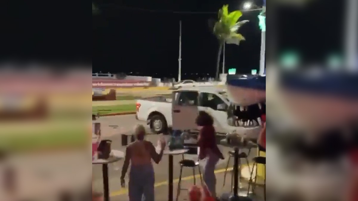 VIDEO: Mujer coquetea al novio de otra chica y se desata una impactante campal