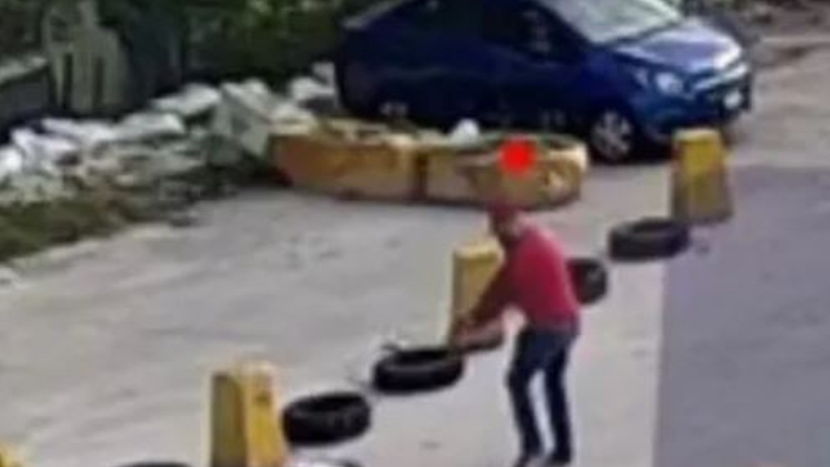 Captan momento en que custodio de penal sale a la calle y lo matan a balazos