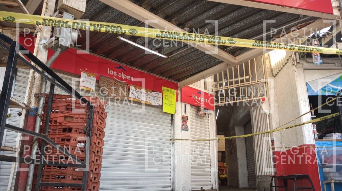 Ya no regresó a casa; muere trabajador de Mercado de Abastos prensado por montacargas