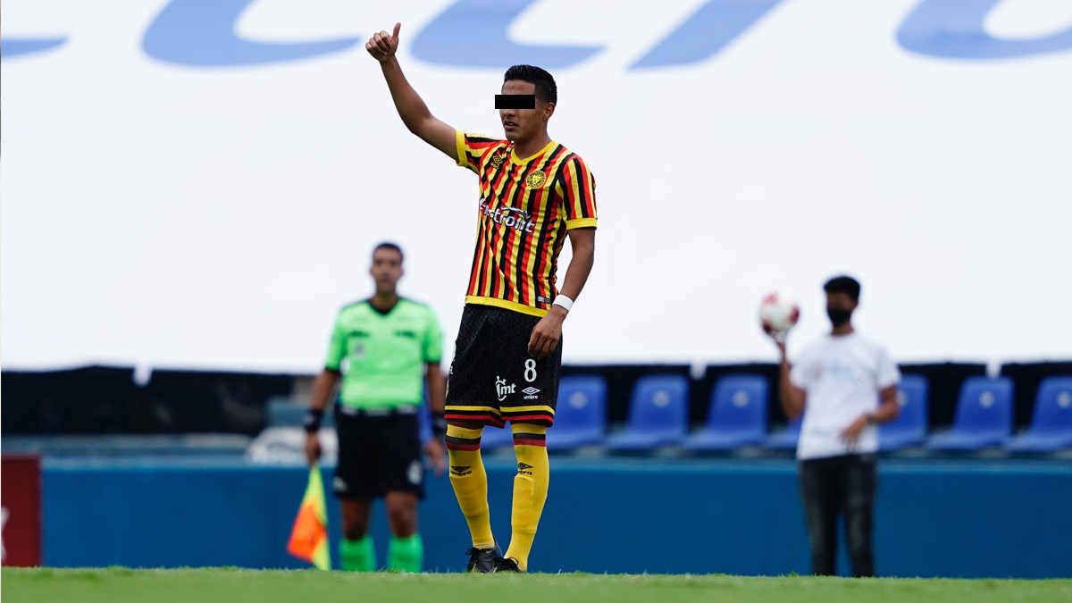 Exjugador de Leones Negros es arrestado por presunta violación