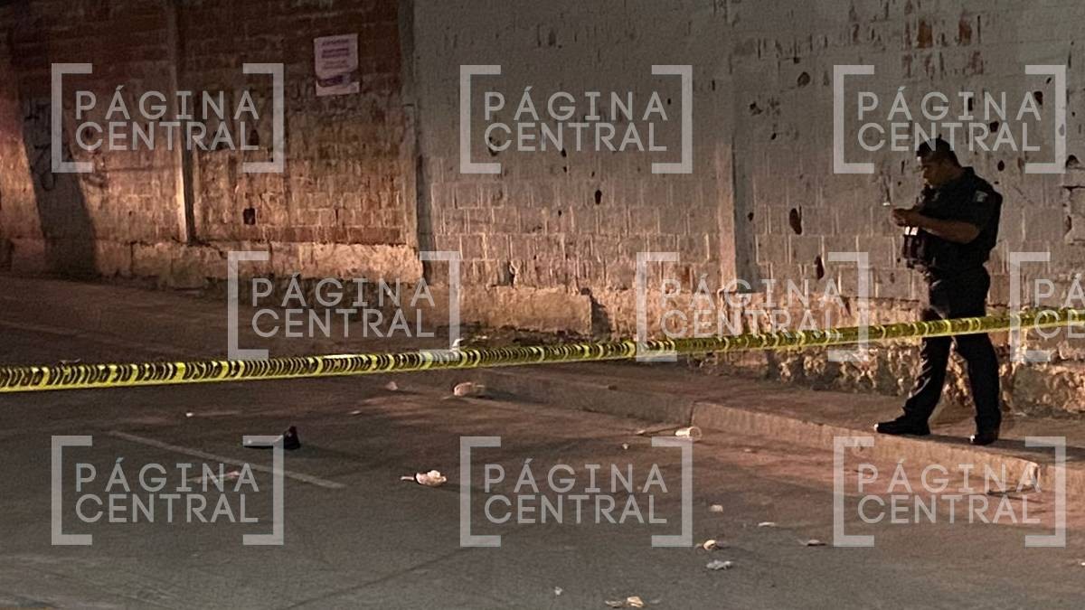 Balean a hombre mientras caminaba por la calle en Arboledas de los Castillos