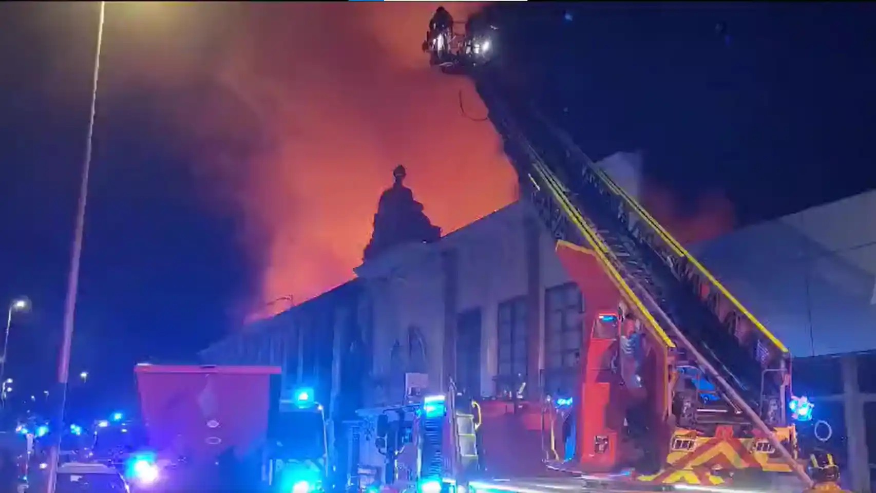 VIDEO 'Mami, la amo! ¡Nos vamos a morir!', así se despidió joven tras incendio de discoteca