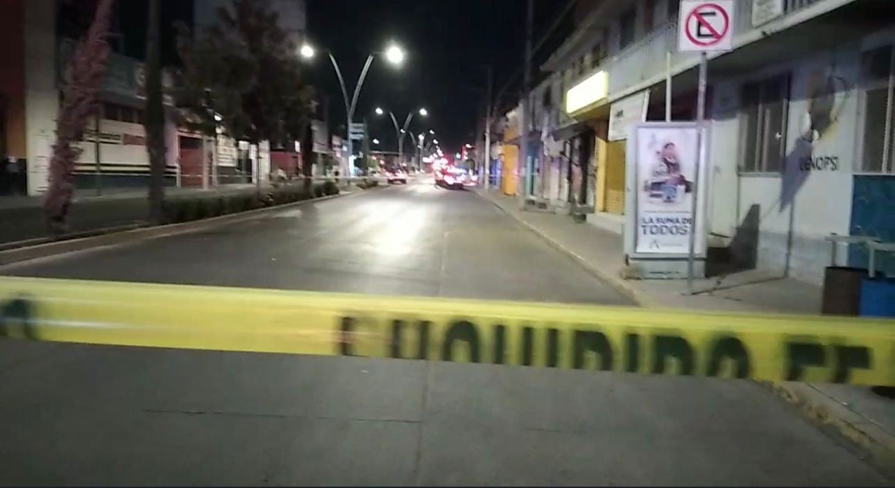 Matan a 2 guardias de seguridad afuera de bar justo frente a Fiscalía