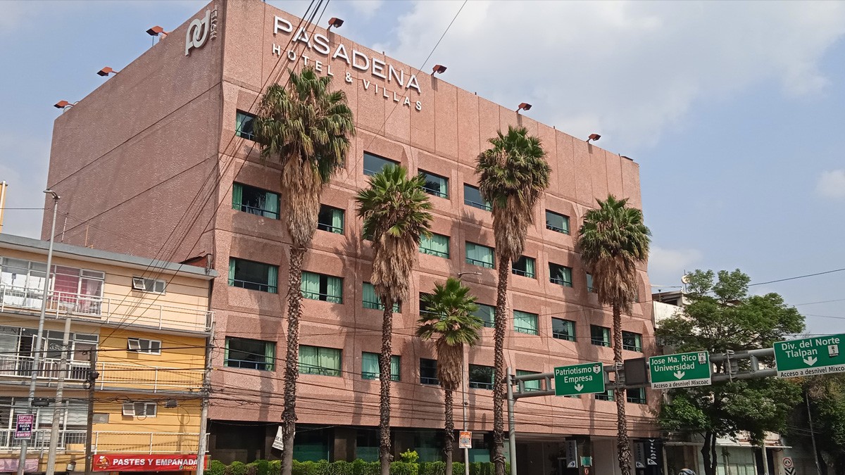 Todos disfrutaban de la fiesta cuando de pronto vieron a Erandi ahogada en la alberca