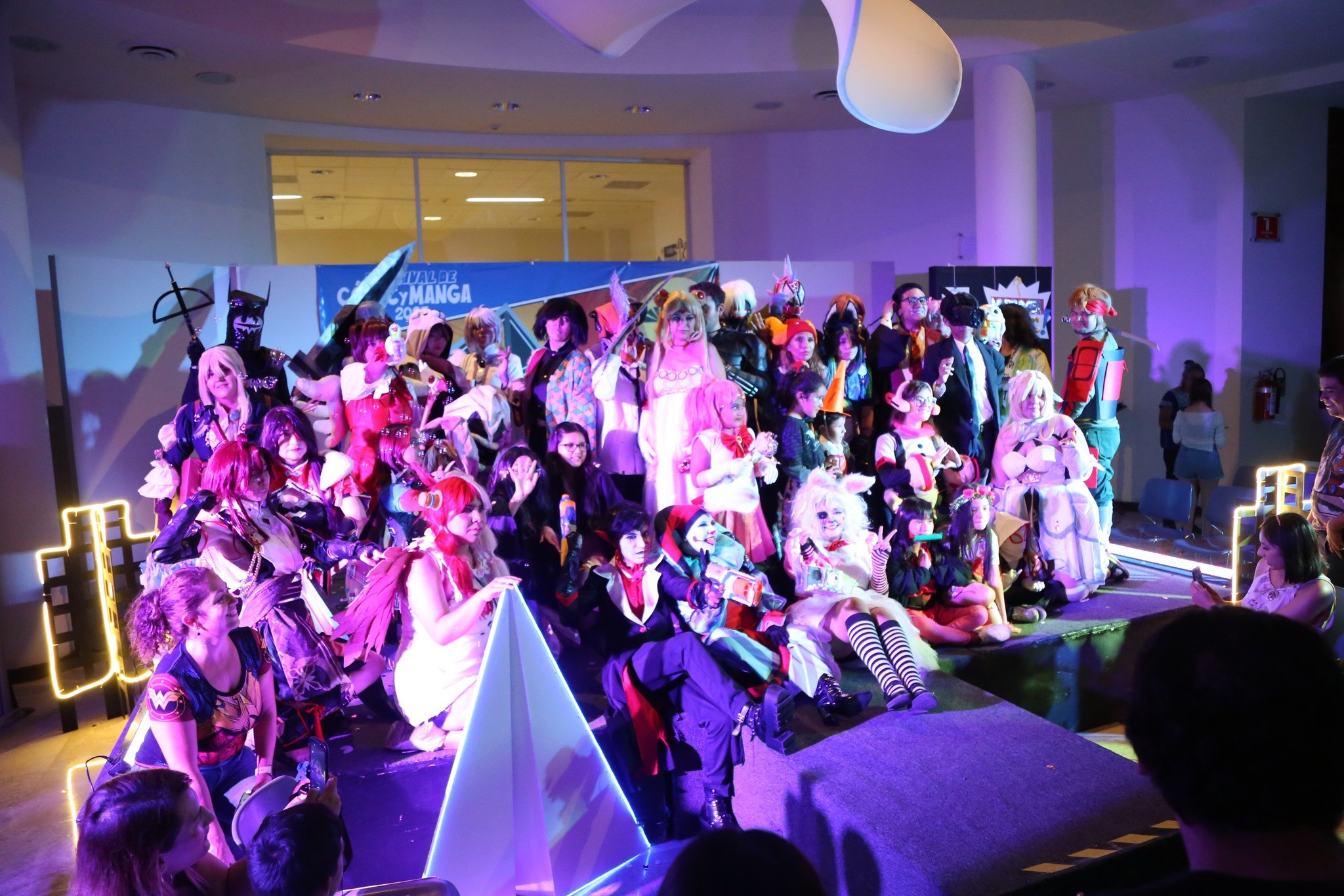 ¡Así se vivió la primera pasarela cosplay de la Biblioteca Central Wigberto Jiménez!