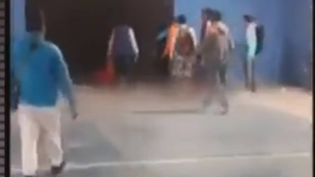 Sicarios matan a músico en partido de futbol y al huir los encierran y los matan a todos