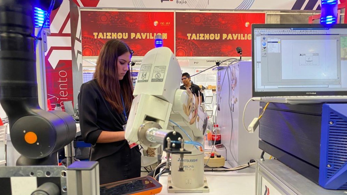 Destaca alcaldesa aplicación de nanotecnología para tener agua potable en León