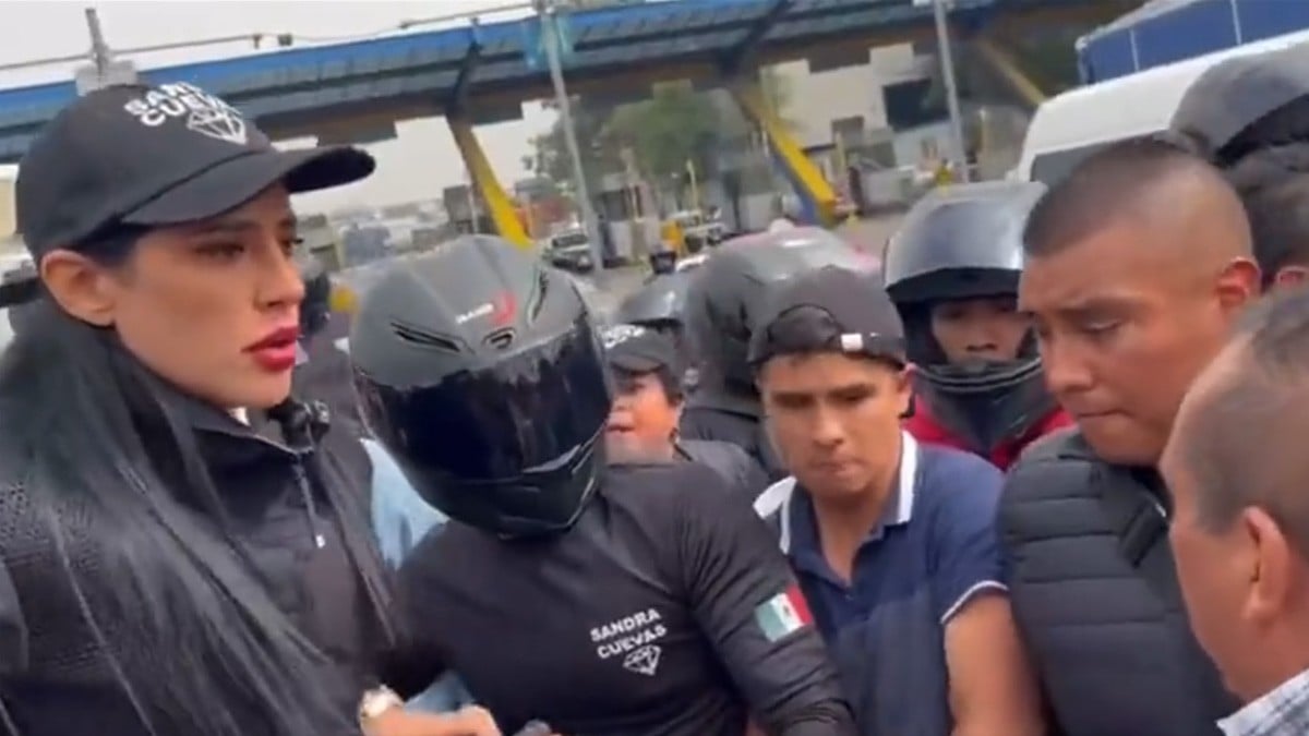 Agreden a Sandra Cuevas durante recorrido en Iztapalapa y se llevan sus motos en una grúa