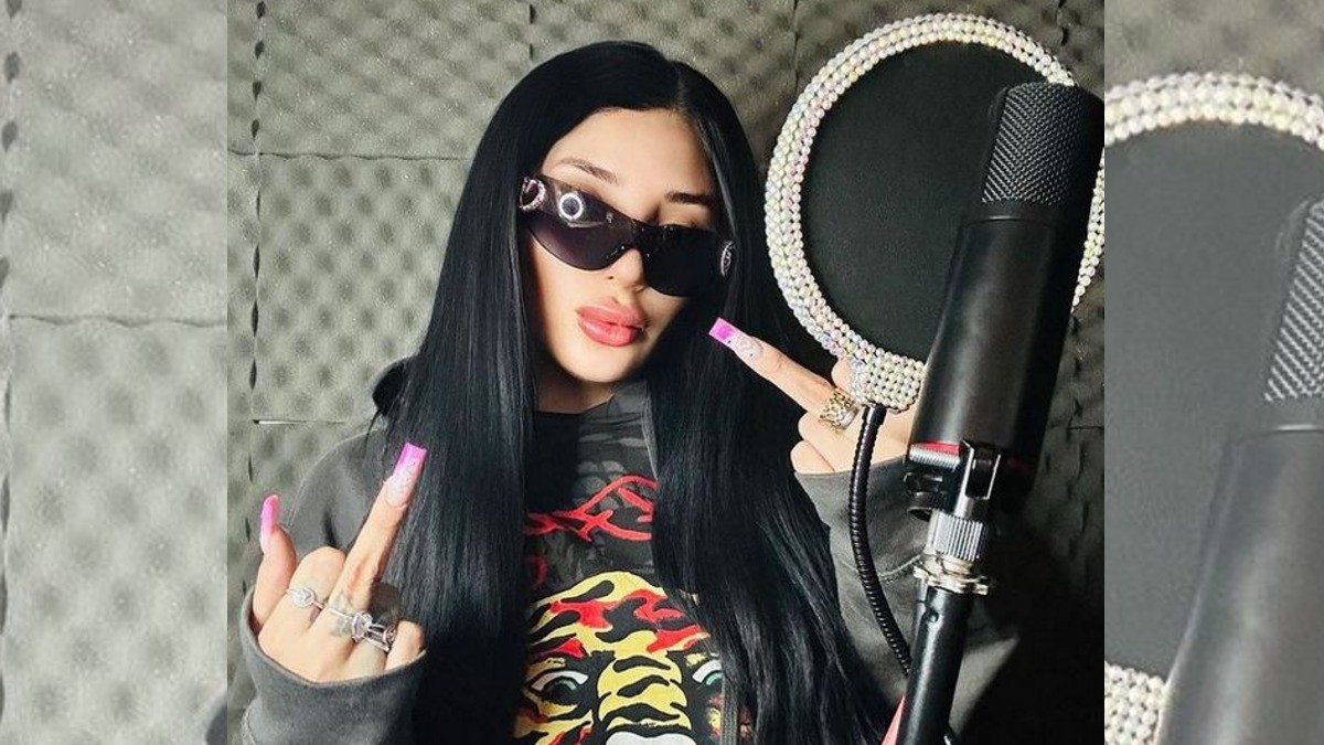“Dios ya manda el meteorito”; señalan de enferma sexual a Bellakath por su nueva canción