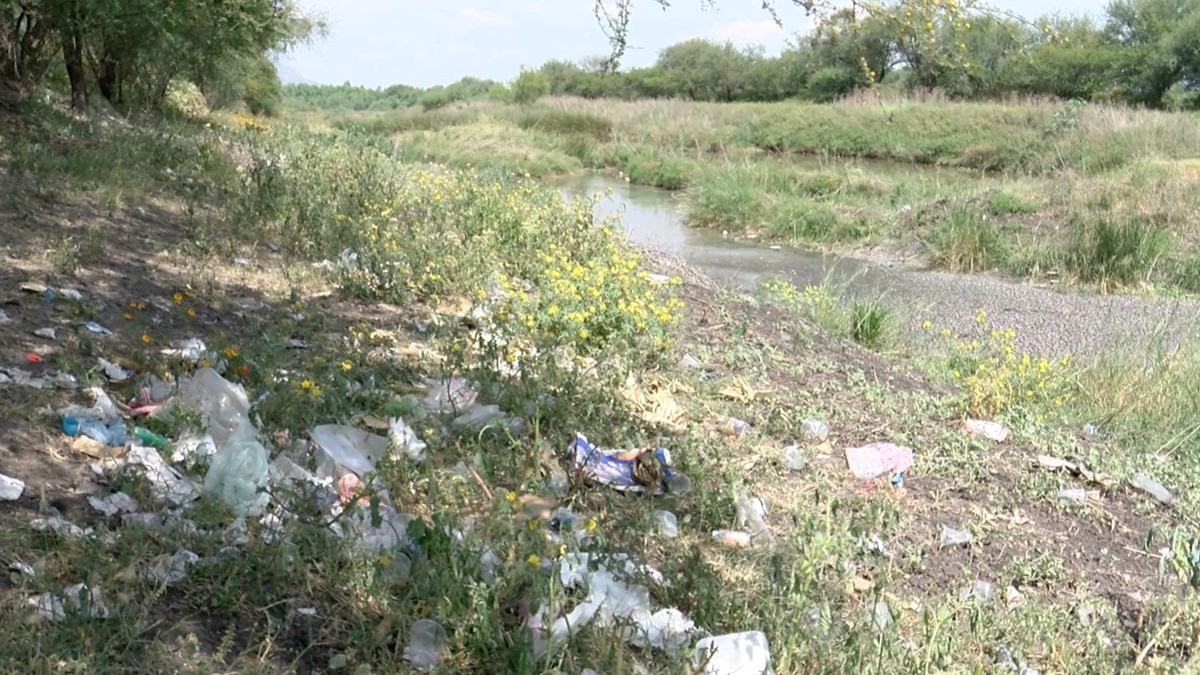 Empeora la contaminación en el Río Turbio; malos olores invaden los hogares