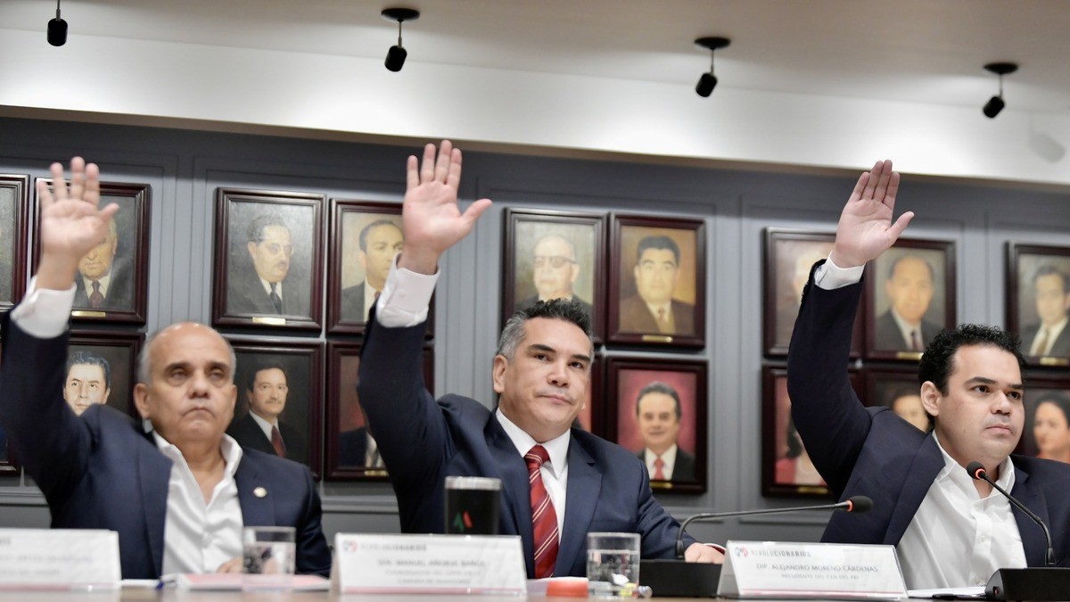 Oficial: expulsa PRI a 15 de sus figuras más importantes; ‘Alito’ es un corrupto: Osorio