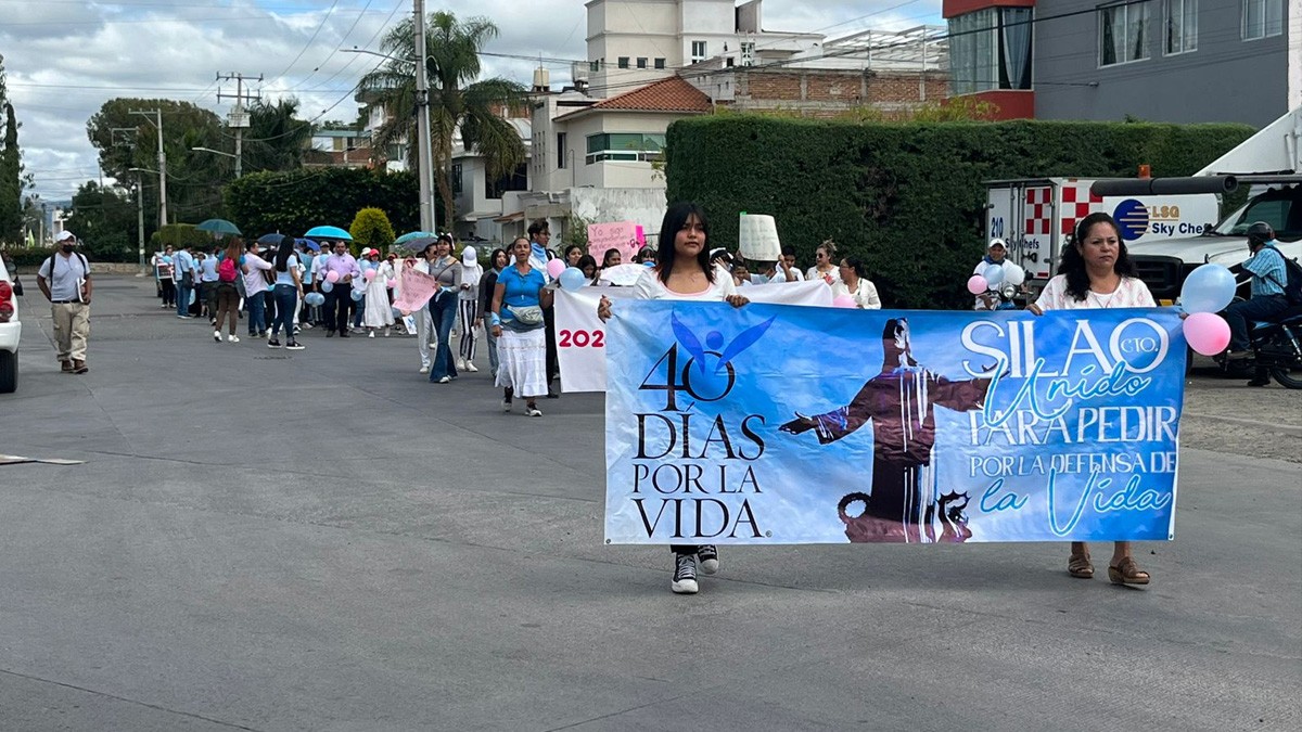 Marchan en Silao contra de la despenalización del aborto