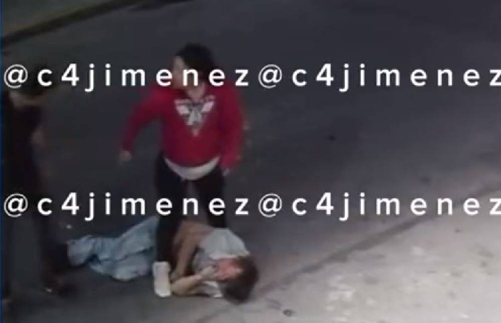 VIDEO captan momento en que sobrinos golpean al tío ¡por unos terrenos!