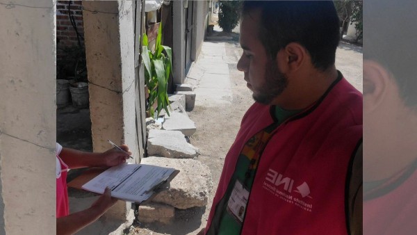 Esperan a su dueño más de 3 mil credenciales del INE; recógela o va a la trituradora