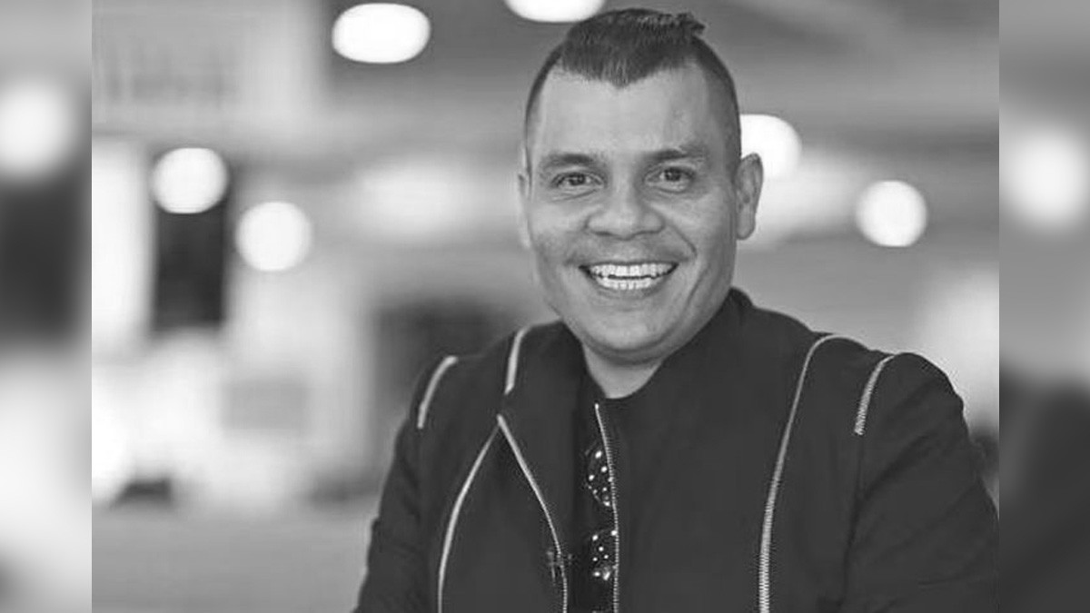 VIDEO: Cantante grupero dedica canción a una chica y su pareja lo mata frente a todos