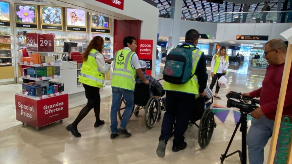 Personas con discapacidad tienen atención preferente en el Aeropuerto Internacional del Bajío