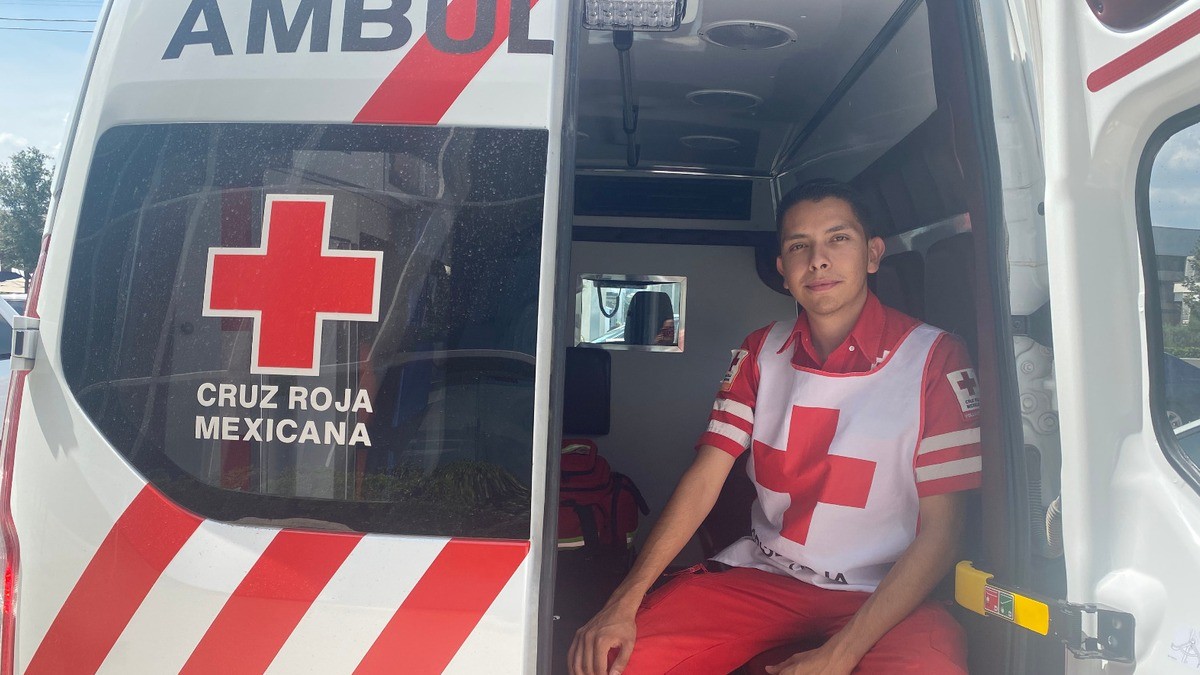 Paramédicos ejercen una profesión de alto riesgo ante el aumento de ataques armados