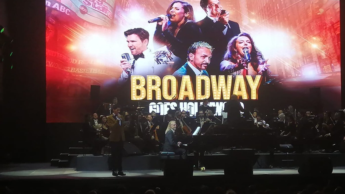 Very good show, eclipsa con su presentación en el arranque del FIC