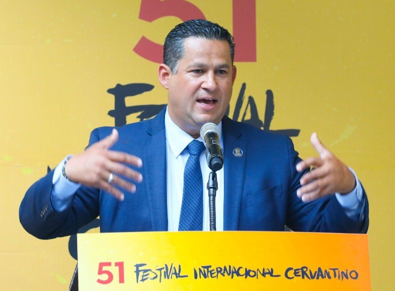 Proyectan devolver el piso rojo original al Jardín Unión