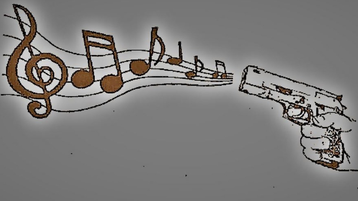 Multan a estos dos intérpretes por cantar narcocorridos