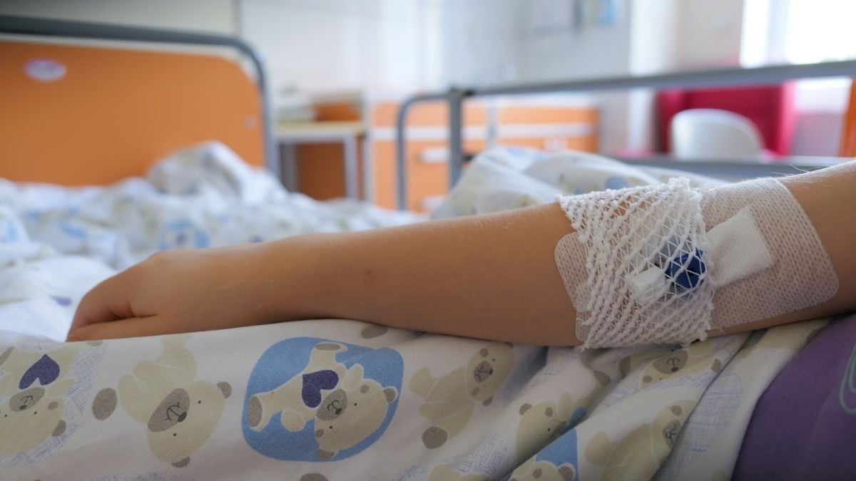 ¡Difícil de creer! Abuelita apuñaló a su nieta varias veces; su estado es grave