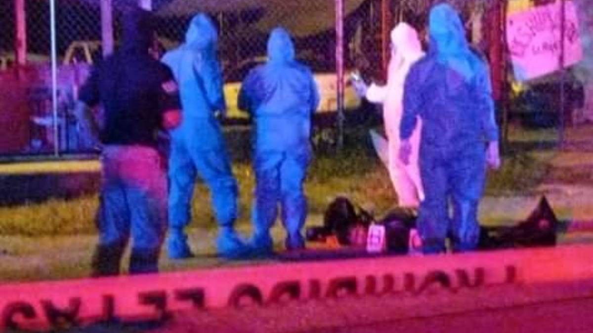 Para aterrorizar, dejaron cabeza humana con genitales en la boca en vía pública