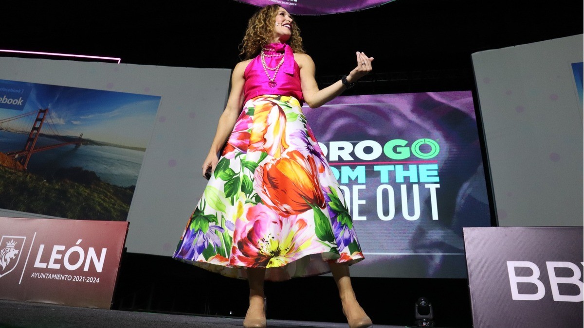 Pide Randi Zuckerberg poner a las niñas en una imagen de empresarias y expertas en tecnologías