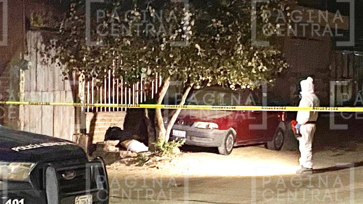 Lo agarraron dormido; hombres matan a balazos a joven en Huertas de Medina