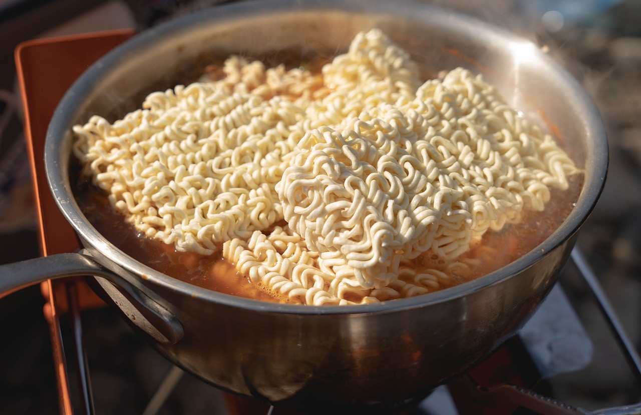 Esto causan los camaroncitos de las sopas instantáneas