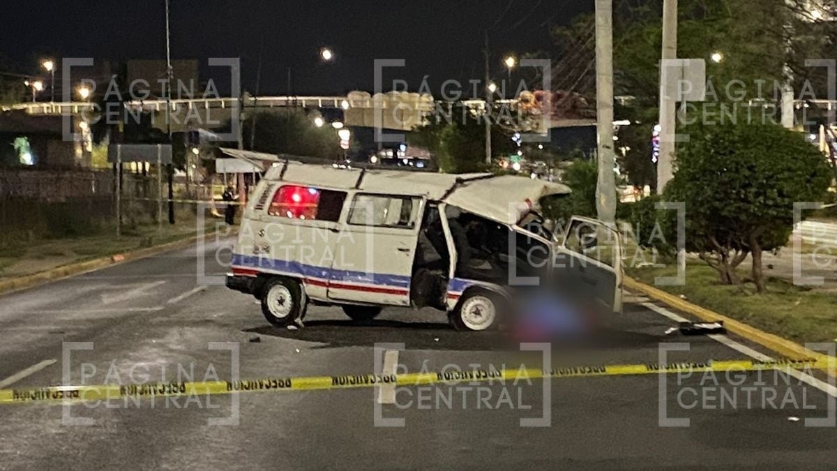 Joven murió al chocar la combi que conducía en el Morelos en León