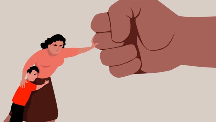 ¡Valiente héroe! Menor arriesga su vida para defender a su madre de los golpes de su padre