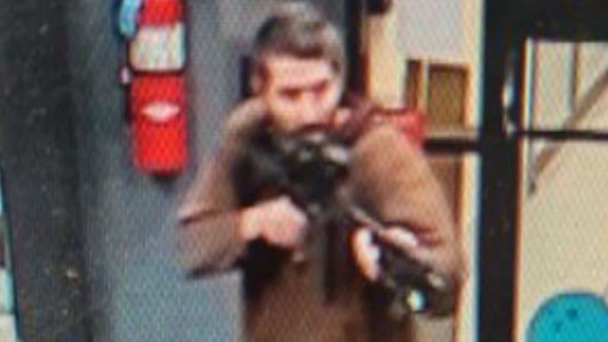 Sospechoso de tiroteos masivos en Maine está muerto, confirma gobernadora