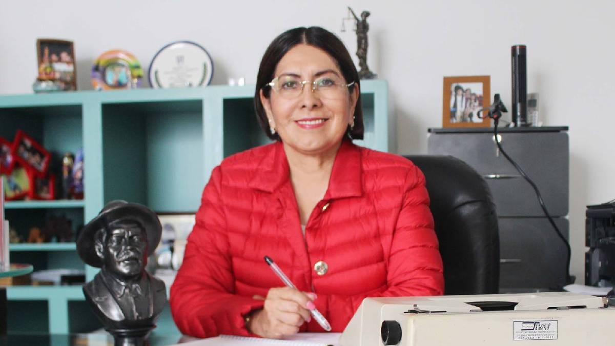 Nieta de Pancho Villa, escribió en León las memorias de sus abuelos en esta obra literaria