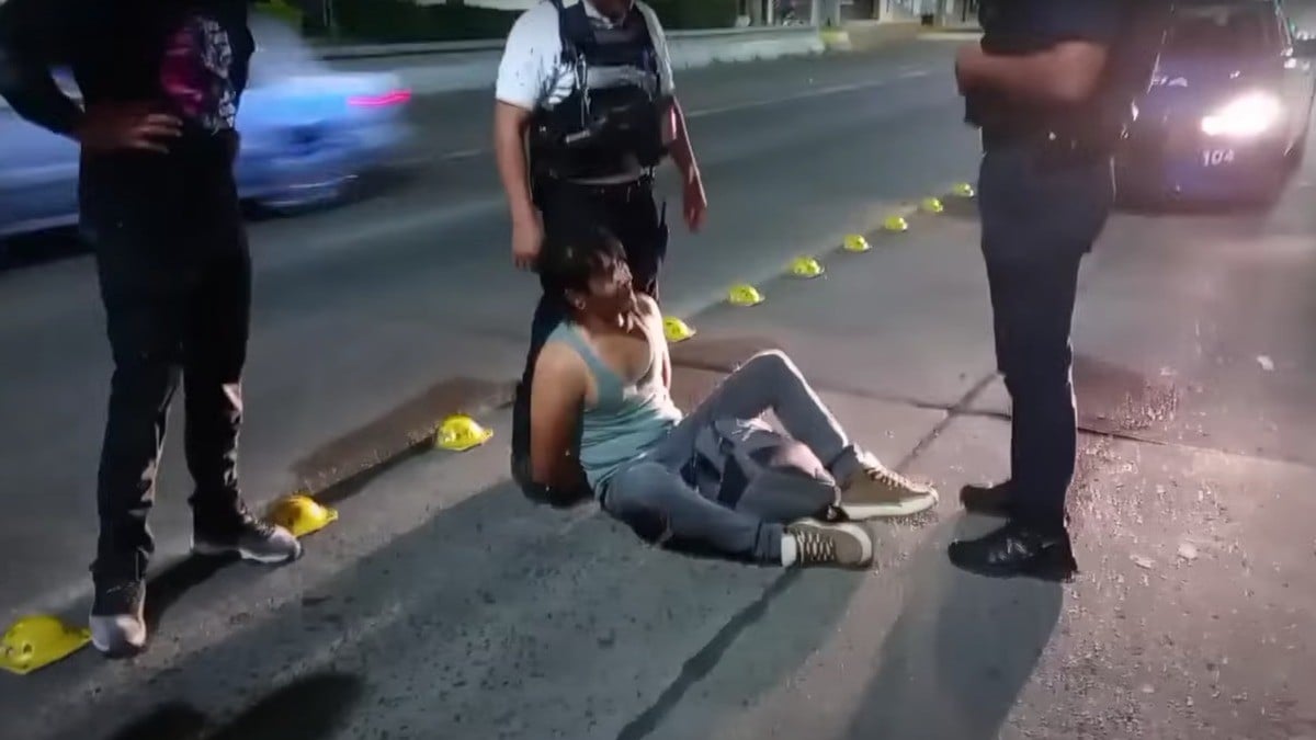 VIDEO Ladrón arrebata celular a tiktokera de León en plena grabación en vivo desde La Martinica