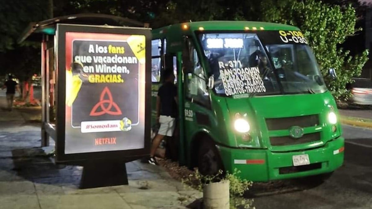 Hombre secuestra camión y obliga a pasajeros a saltar de la unidad en movimiento; uno murió