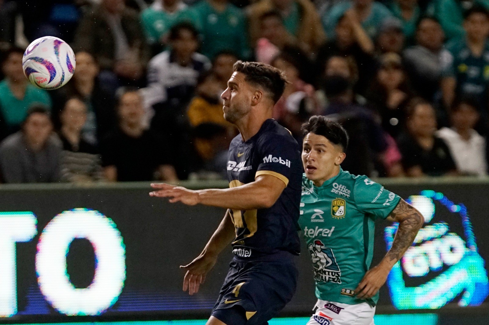 Buen juego entre León y Pumas en el Nou Camp, pero empate no ayuda mucho
