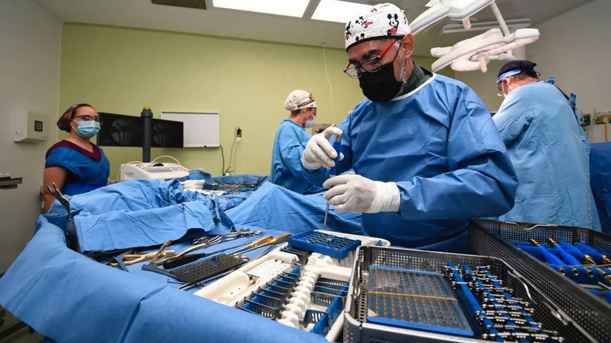 Médicos denuncian mafias en sector salud; buscan reunión con Xóchitl Gálvez para exponer problema