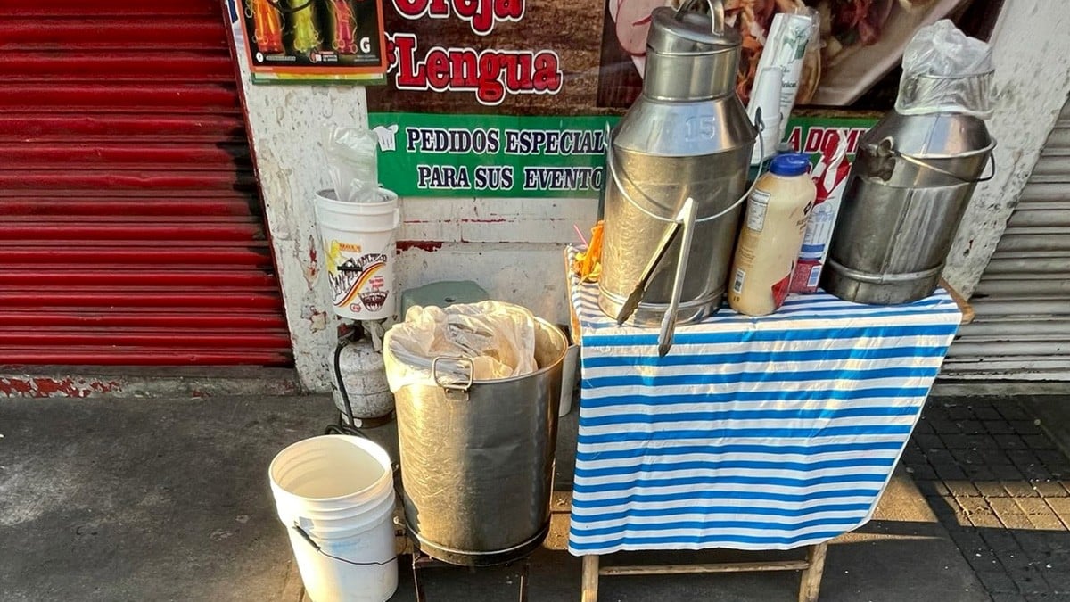Vendedor de tamales abre su local y descubre a su hijo asesinado dentro