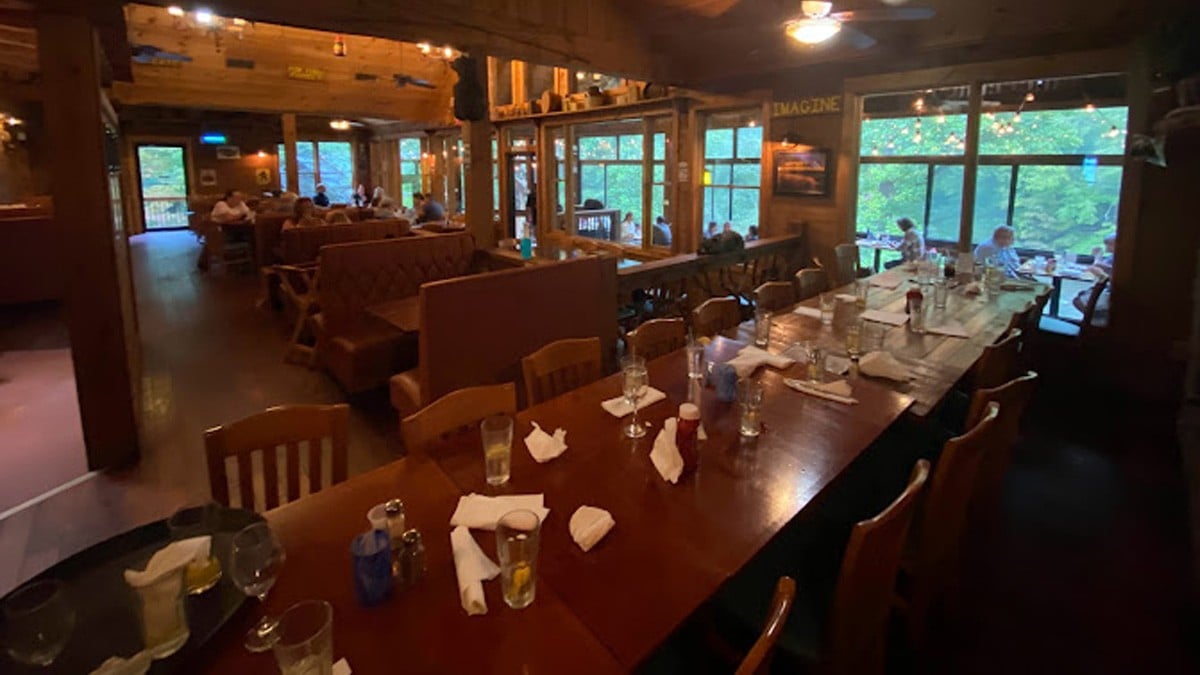 ¿Comerías ahí? Restaurante multa a padres porque sus hijos fueron 'muy ruidosos'