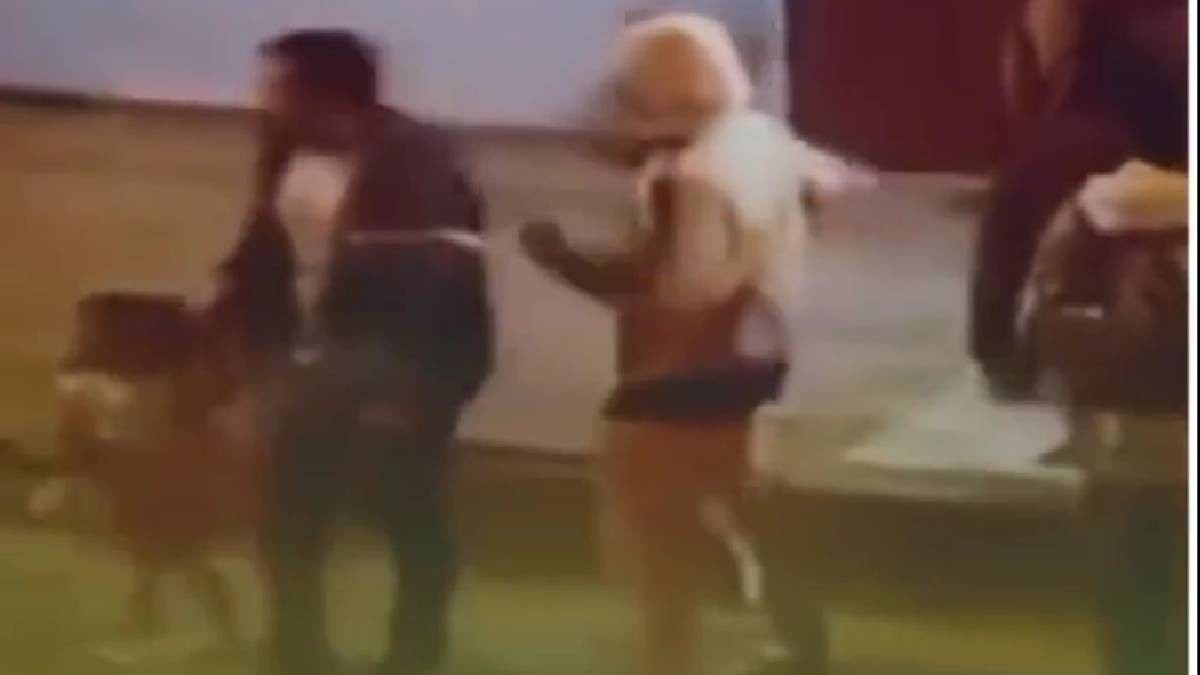 VIDEO Papá pedía dulces con su hija en Halloween y llega hombre y lo mata a balazos